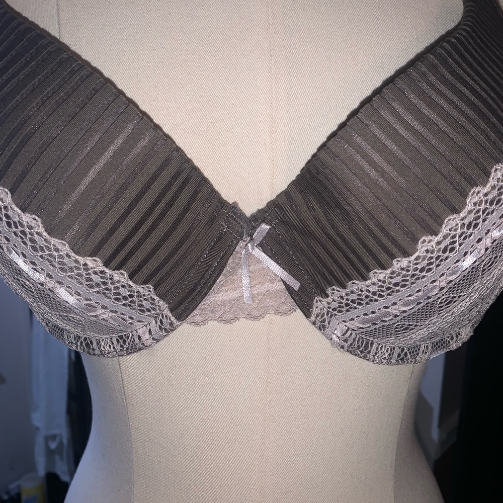 Paramount Gray and Pink push up lace overlay bra 38D - Picture 2 of 8